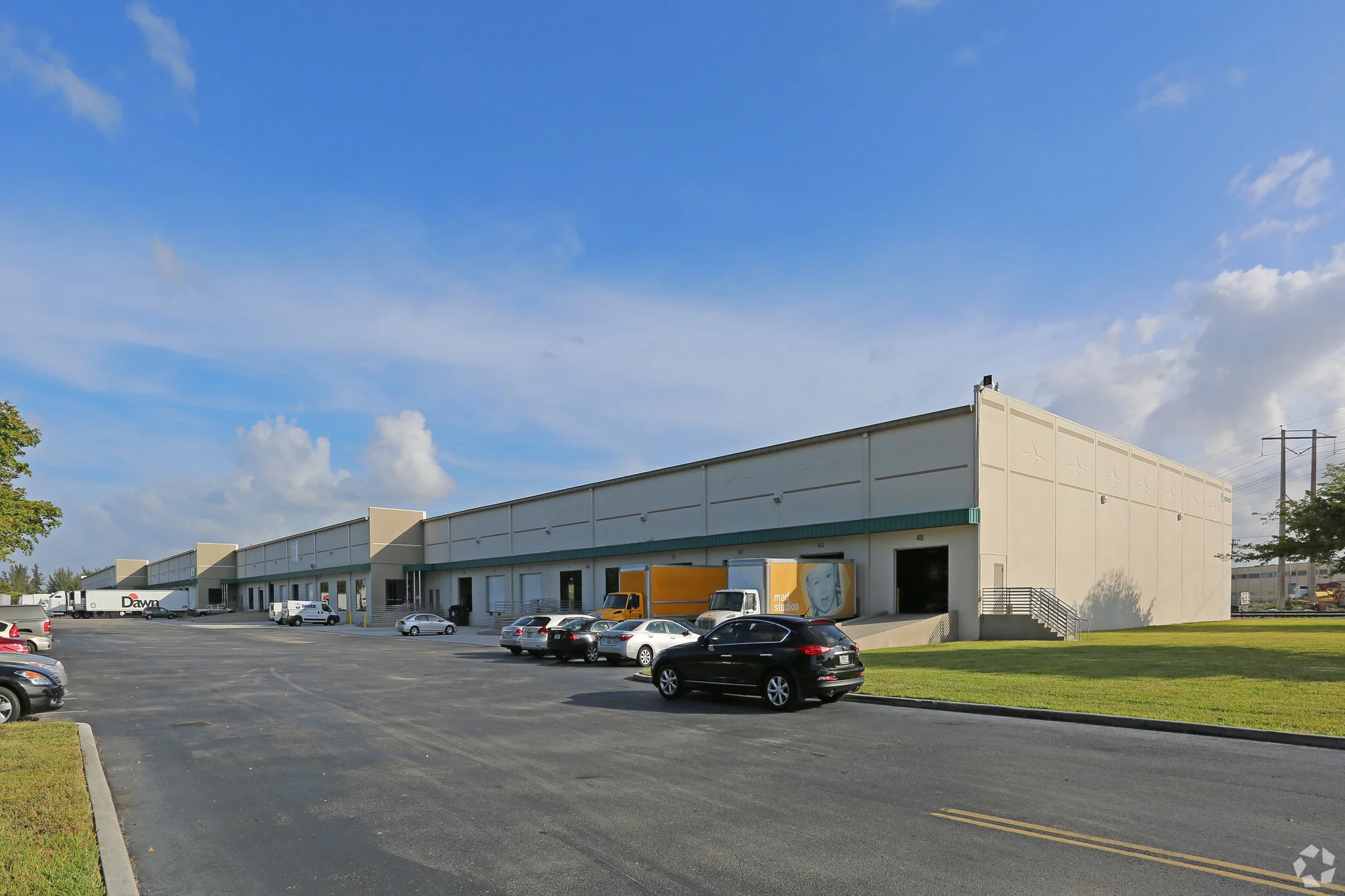 Prologis Palmetto Tradeport, Bldg 5 — Lease in Miami, FL, photo 1 of 8