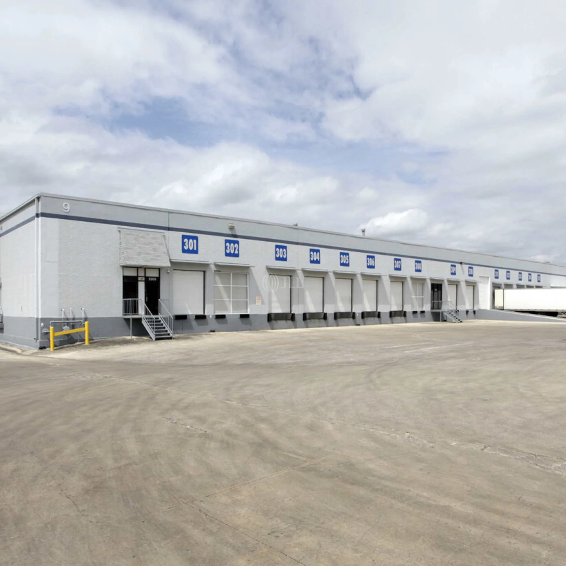Rittiman East Industrial Park Bldg 9 — Lease in San Antonio, TX, photo 2 of 4
