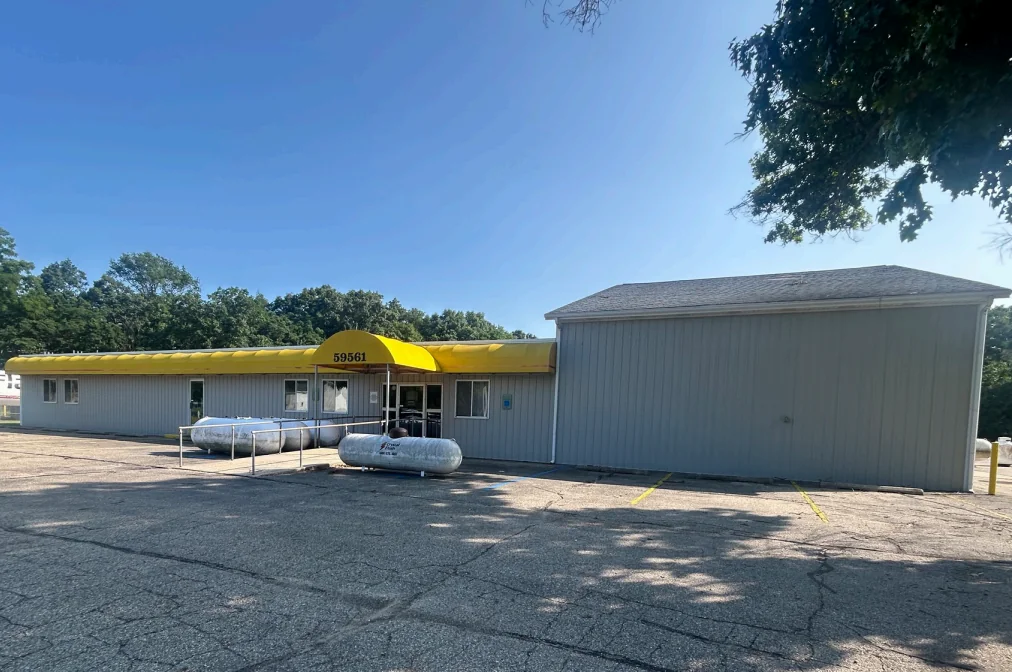 59561 S Lagrave St — Sale in Paw Paw, MI, photo 1 of 4