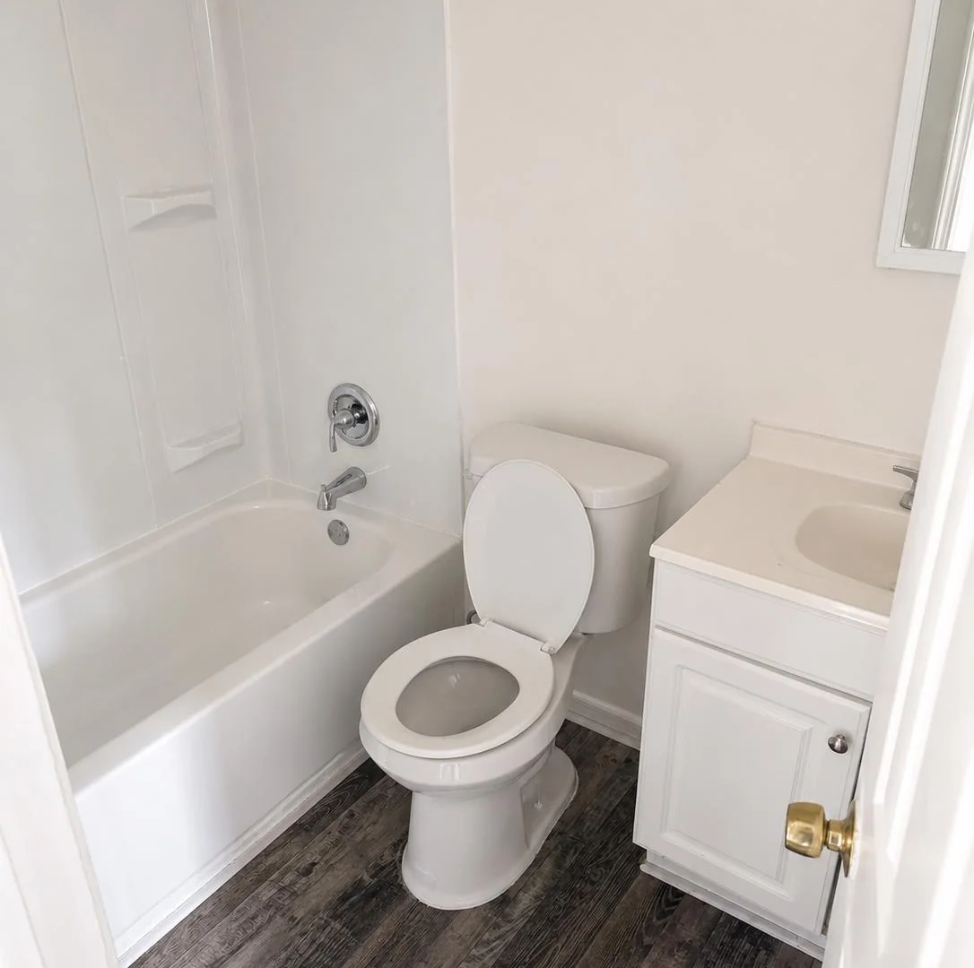 10420 Whittier Ave — Sale in Detroit, MI, photo 4 of 6