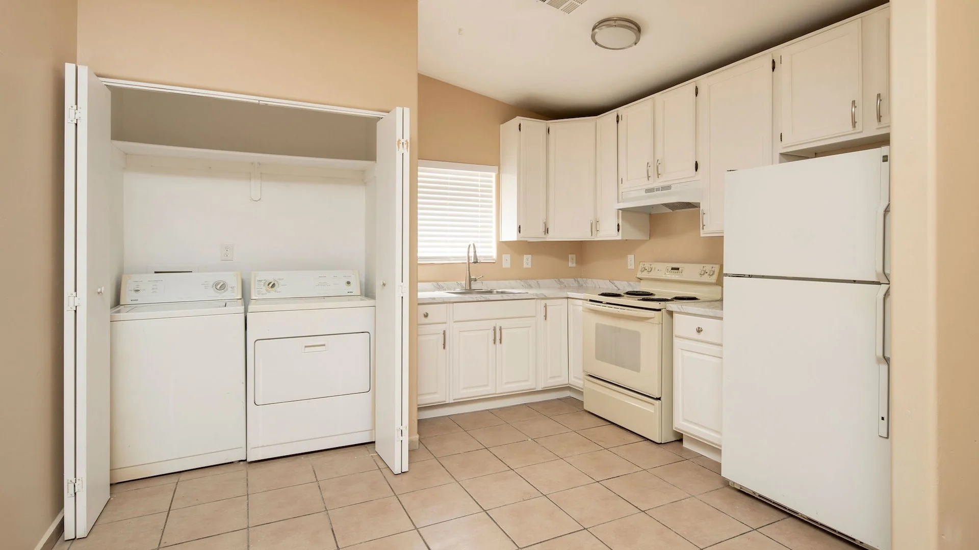 Cambridge & McKinley — Sale in Phoenix, AZ, photo 2 of 6