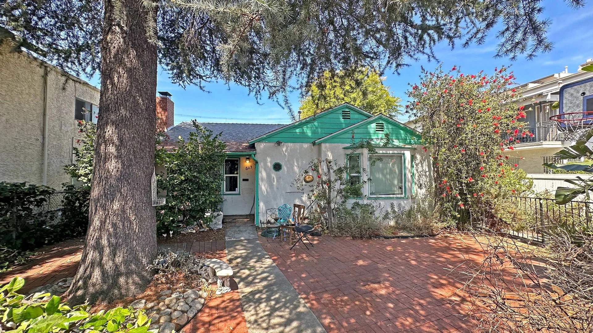 5623 Woodman Ave — Sale in Van Nuys, CA, photo 1 of 5