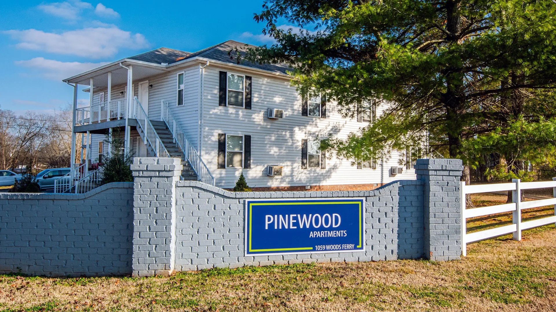 Pinewood Apartments — Sale in Gallatin, TN, photo 1 of 5