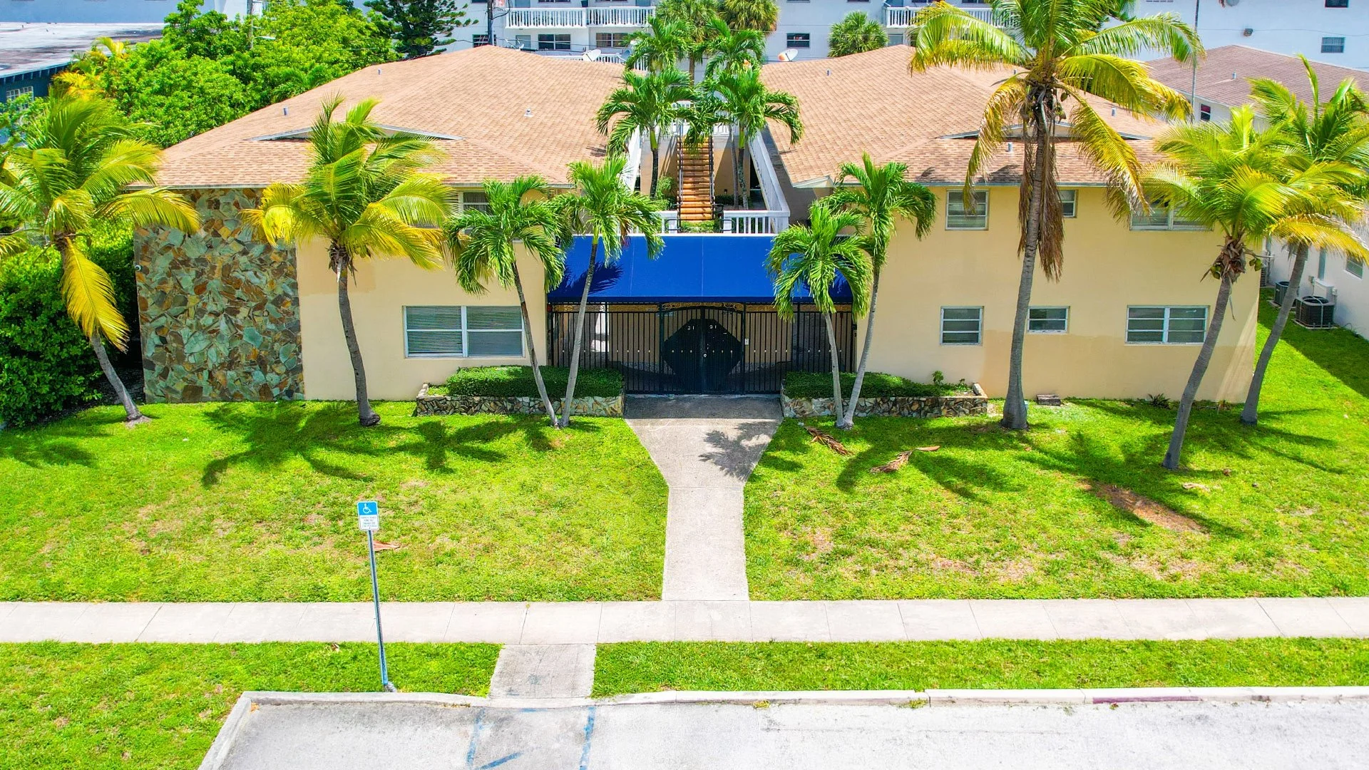 Bela Vista — Sale in North Miami Beach, FL, photo 1 of 5