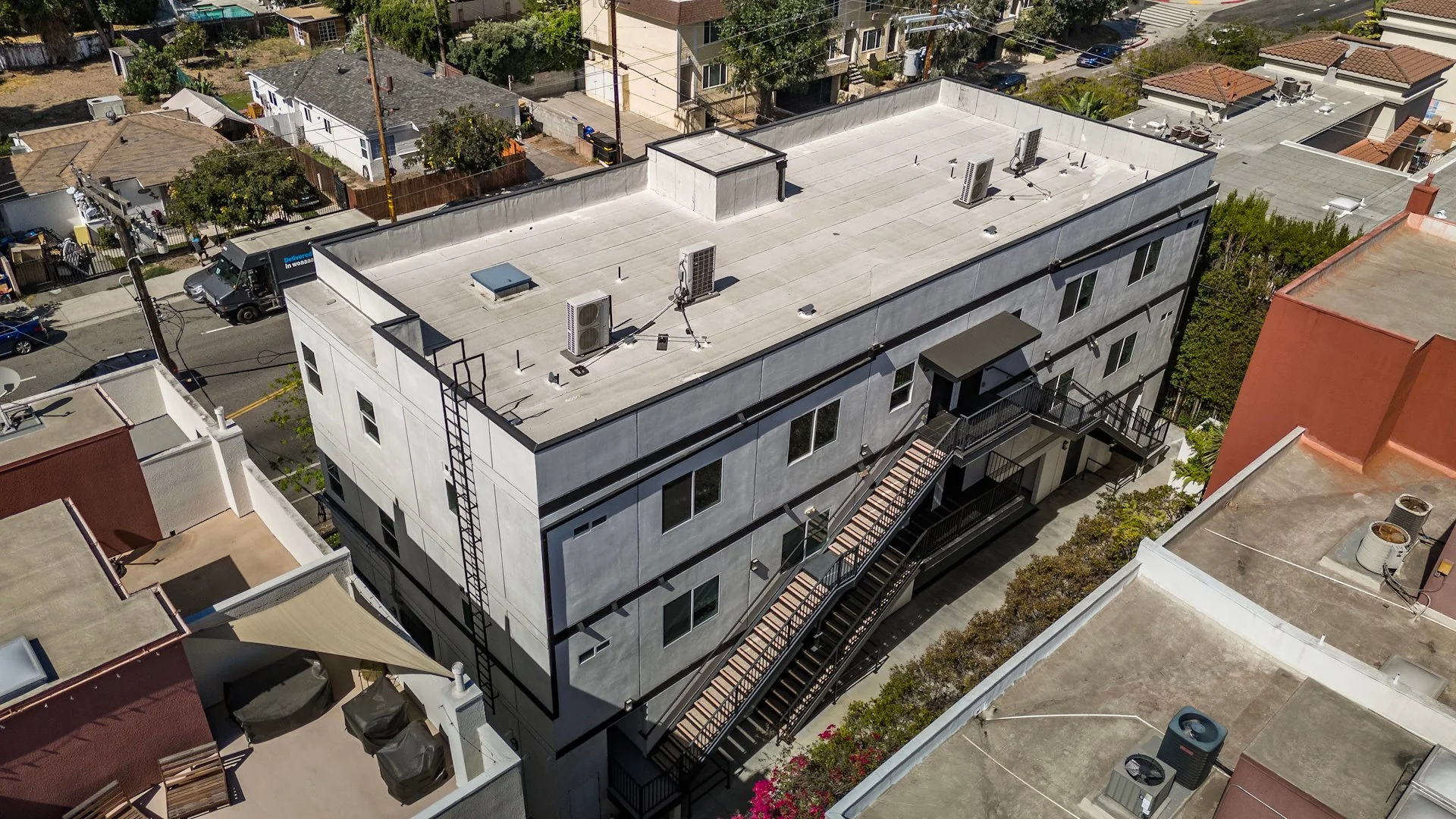 13846 Moorpark St — Sale in Sherman Oaks, CA, photo 2 of 2