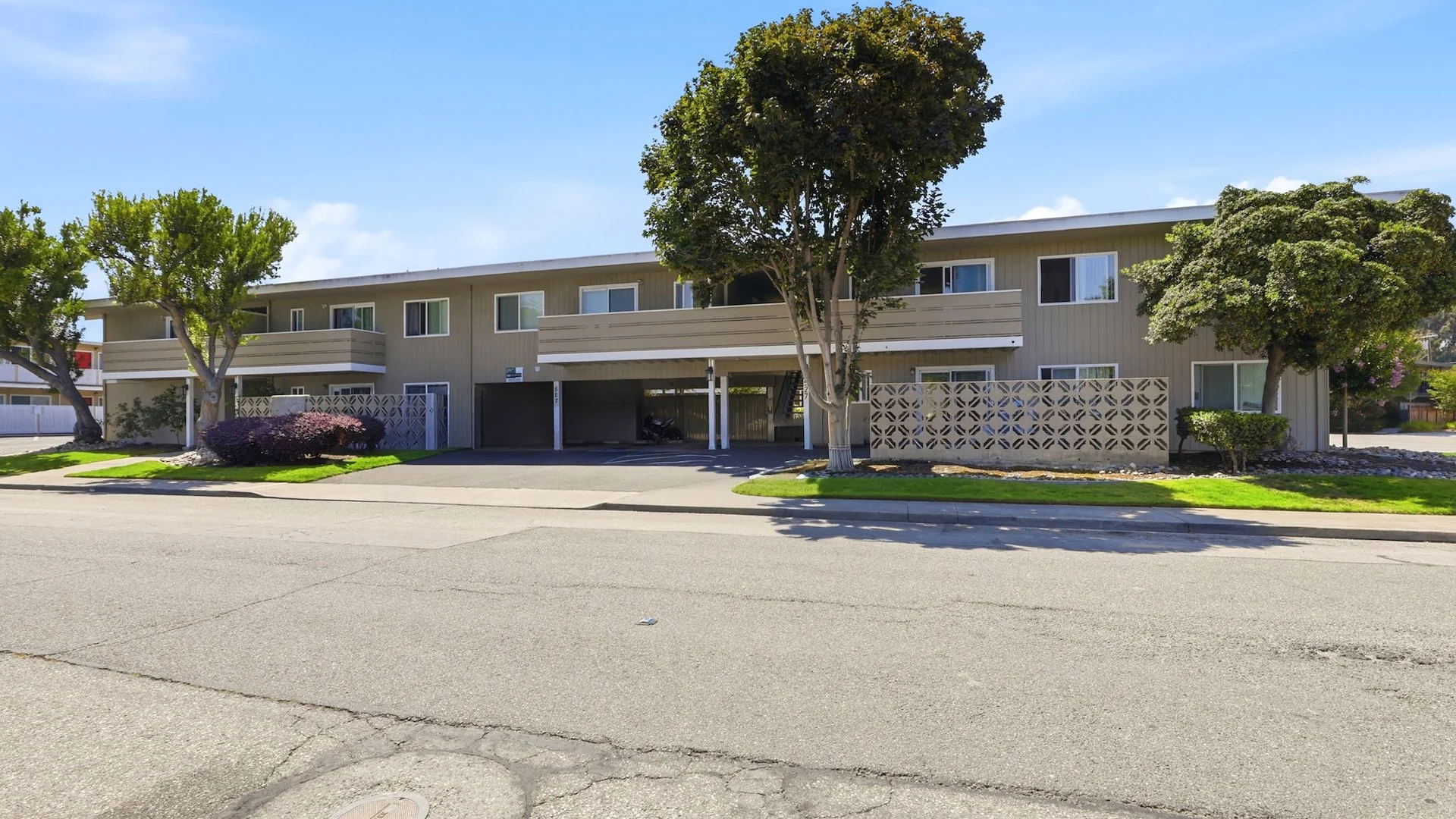 527 Walker Dr — Sale in Mountain View, CA, photo 1 of 8