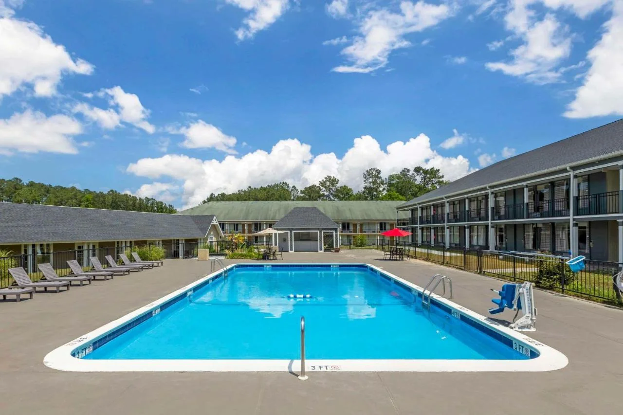 Quality Inn & Suites Santee — Sale in Santee, SC, photo 2 of 5