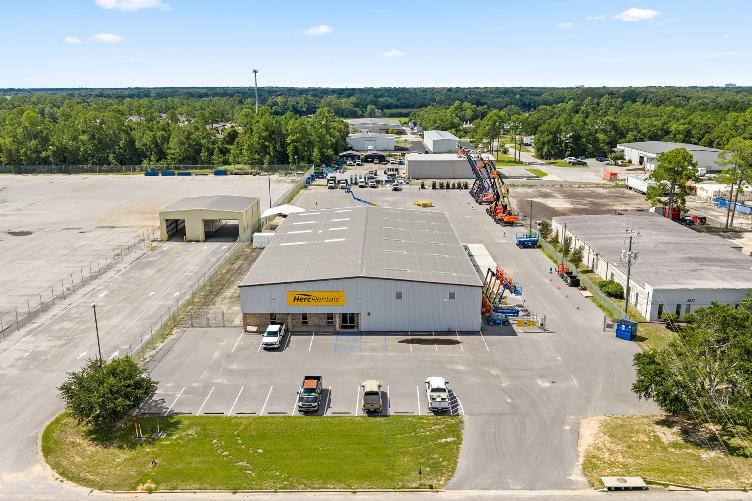 Herc Rentals — Sale in Pensacola, FL, photo 1 of 6