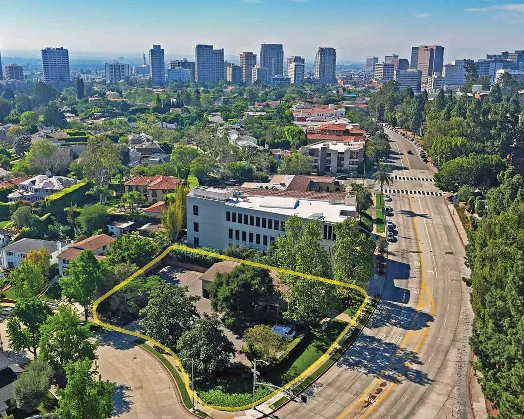 560 Hilgard Ave — Sale in Los Angeles, CA, photo 1 of 3