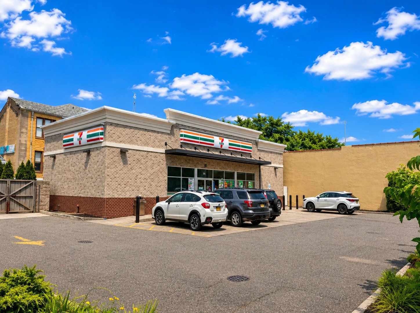 7-Eleven — Sale in West Hempstead, NY, photo 1 of 2
