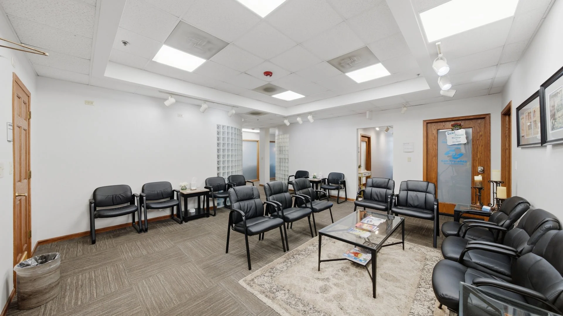 Mixed Use-5/3 Bank/Medical Office/Office — Sale in Oswego, IL, photo 2 of 5