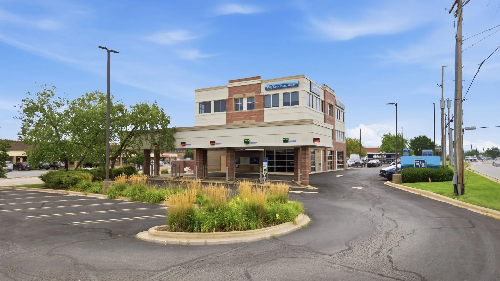 Mixed Use-5/3 Bank/Medical Office/Office — Sale in Oswego, IL, photo 3 of 5