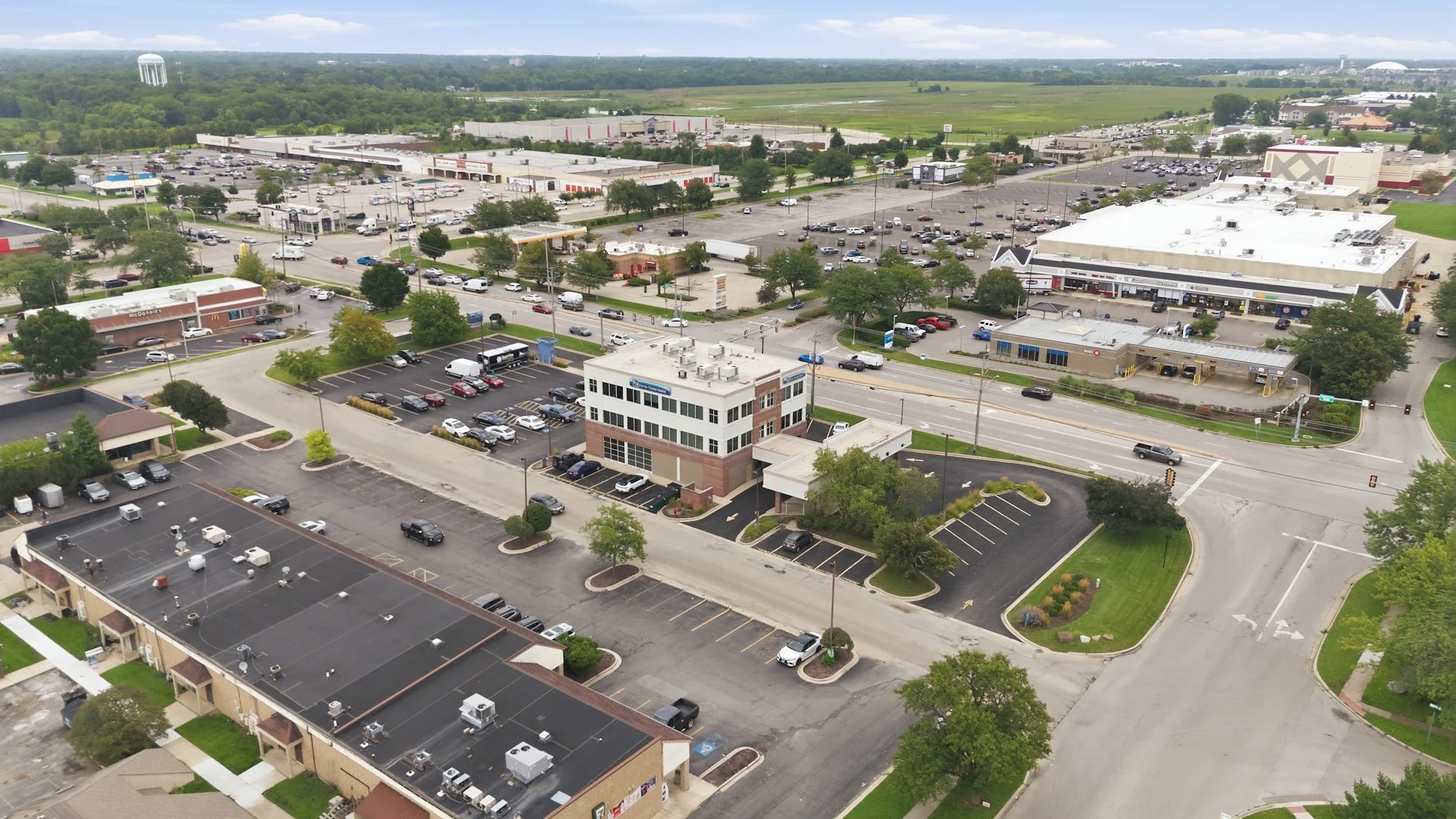 Mixed Use-5/3 Bank/Medical Office/Office — Sale in Oswego, IL, photo 4 of 5