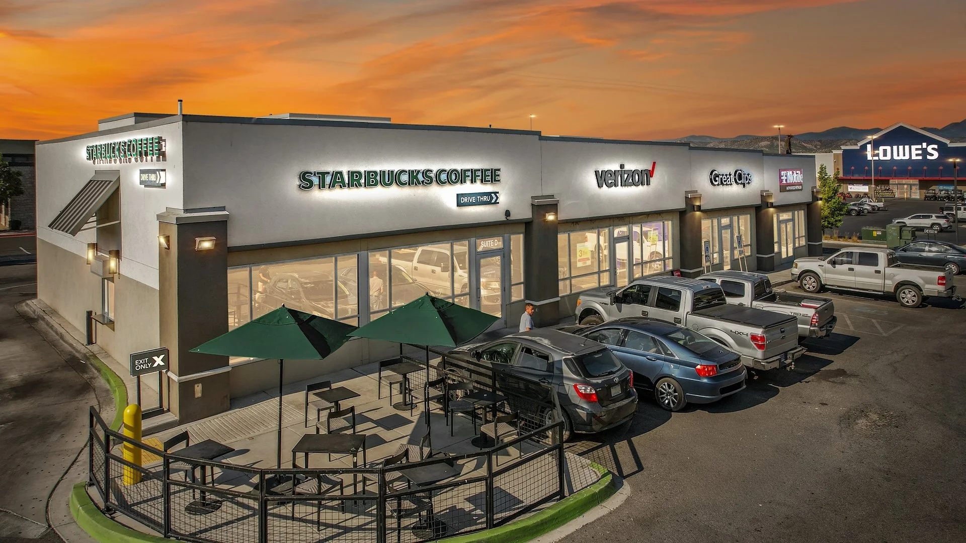 Starbucks Drive-Thru / Verizon Shops - retail for sale in española, NM