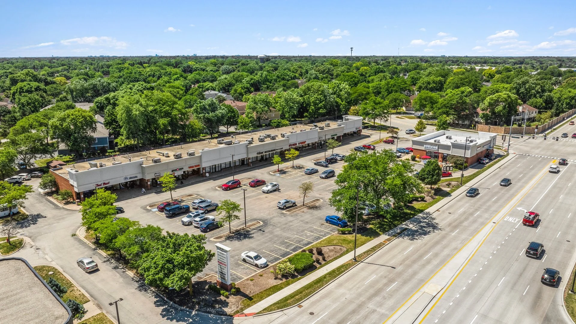 Starbucks Anchored Retail Center — Sale in Wheeling, IL, photo 3 of 6