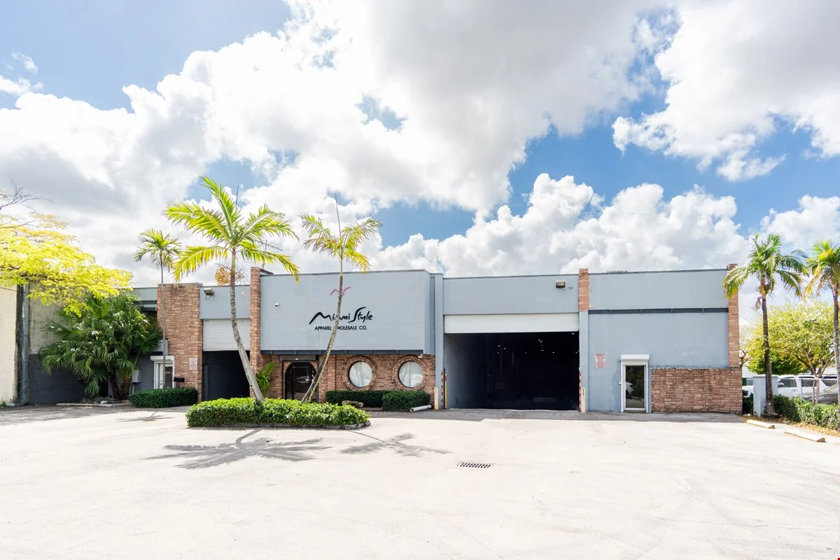 FREESTANDING 22,274 SF WAREHOUSE | 2 LOADING DOCS — Sale in Miami, FL, photo 8 of 8
