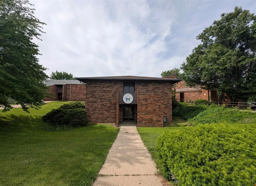 6400 N University St — Lease in Peoria, IL, photo 2 of 8