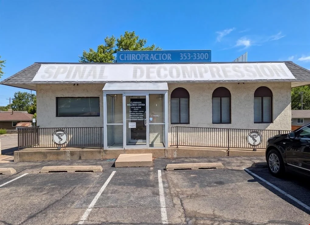 105 N Parkway Dr — Lease in Pekin, IL, photo 3 of 8