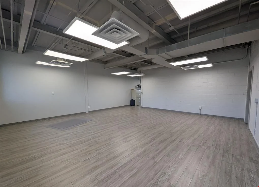 6035 N Knoxville Ave - Suites 103 & 105 — Lease in Peoria, IL, photo 5 of 8