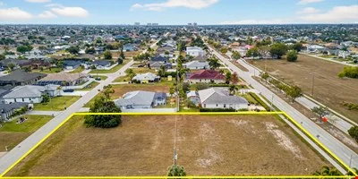 Cape Coral | Development Opportunity — Sale in Cape Coral, FL, photo 1 of 3
