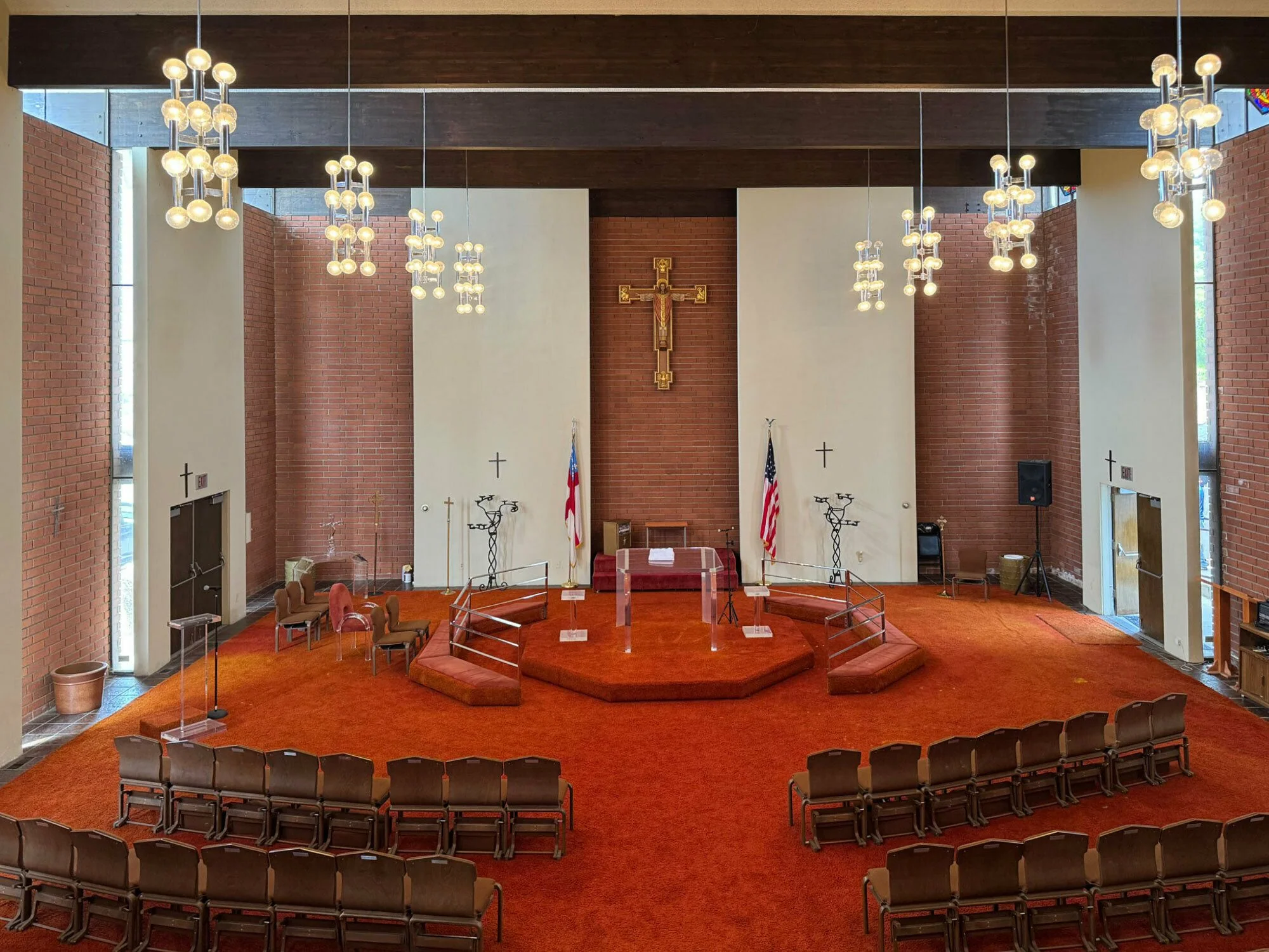 St. George’s Episcopal Church and Community Buildings — Sale in Hawthorne, CA, photo 3 of 8