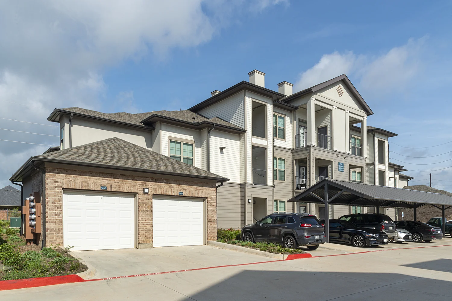 Royal Sienna — Sale in Missouri City, TX, photo 3 of 8