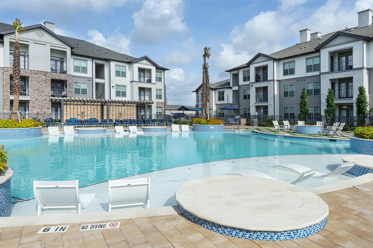 Royal Sienna — Sale in Missouri City, TX, photo 4 of 8