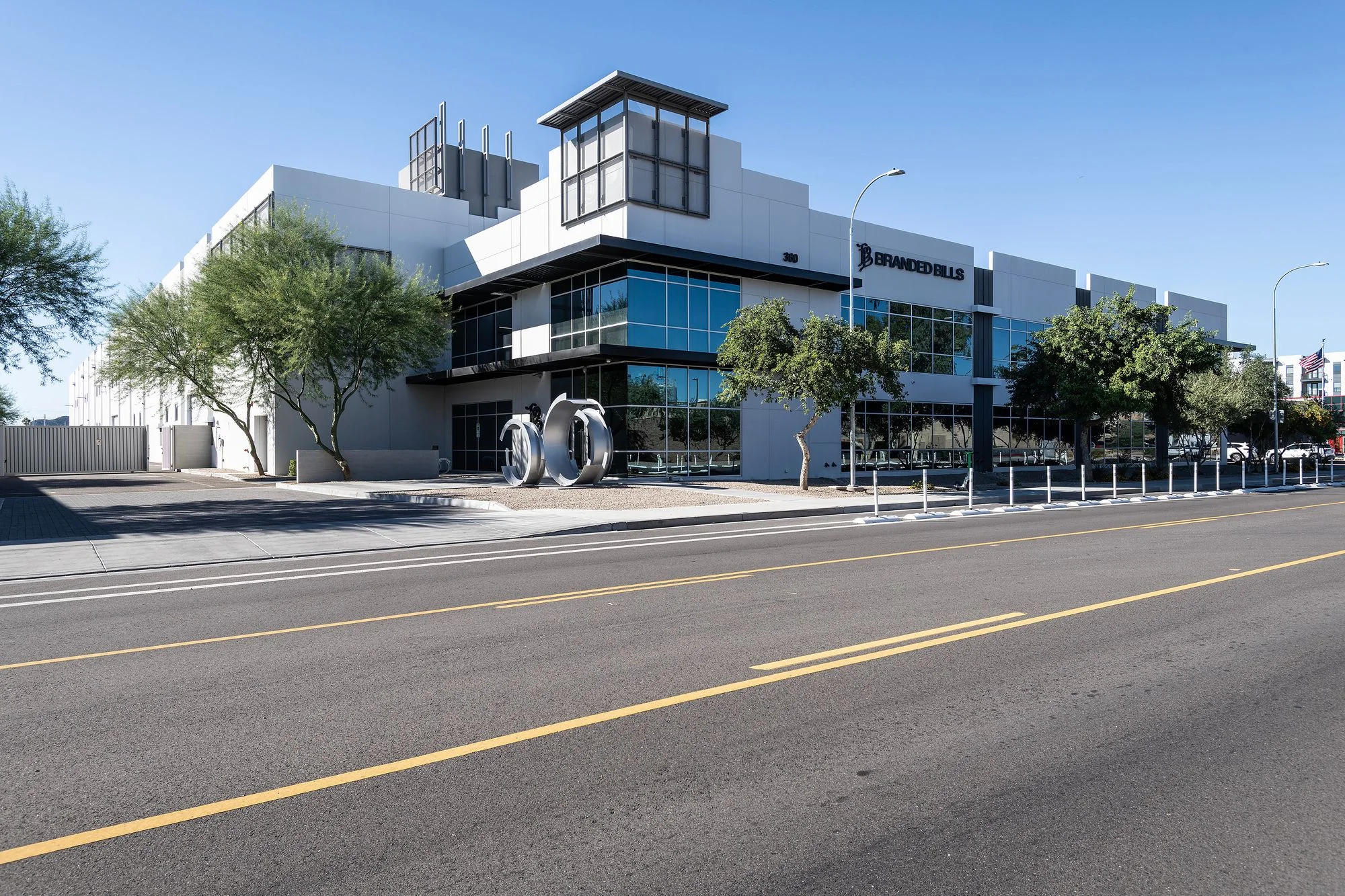 360 South Smith Road — Sale in Tempe, AZ, photo 1 of 8