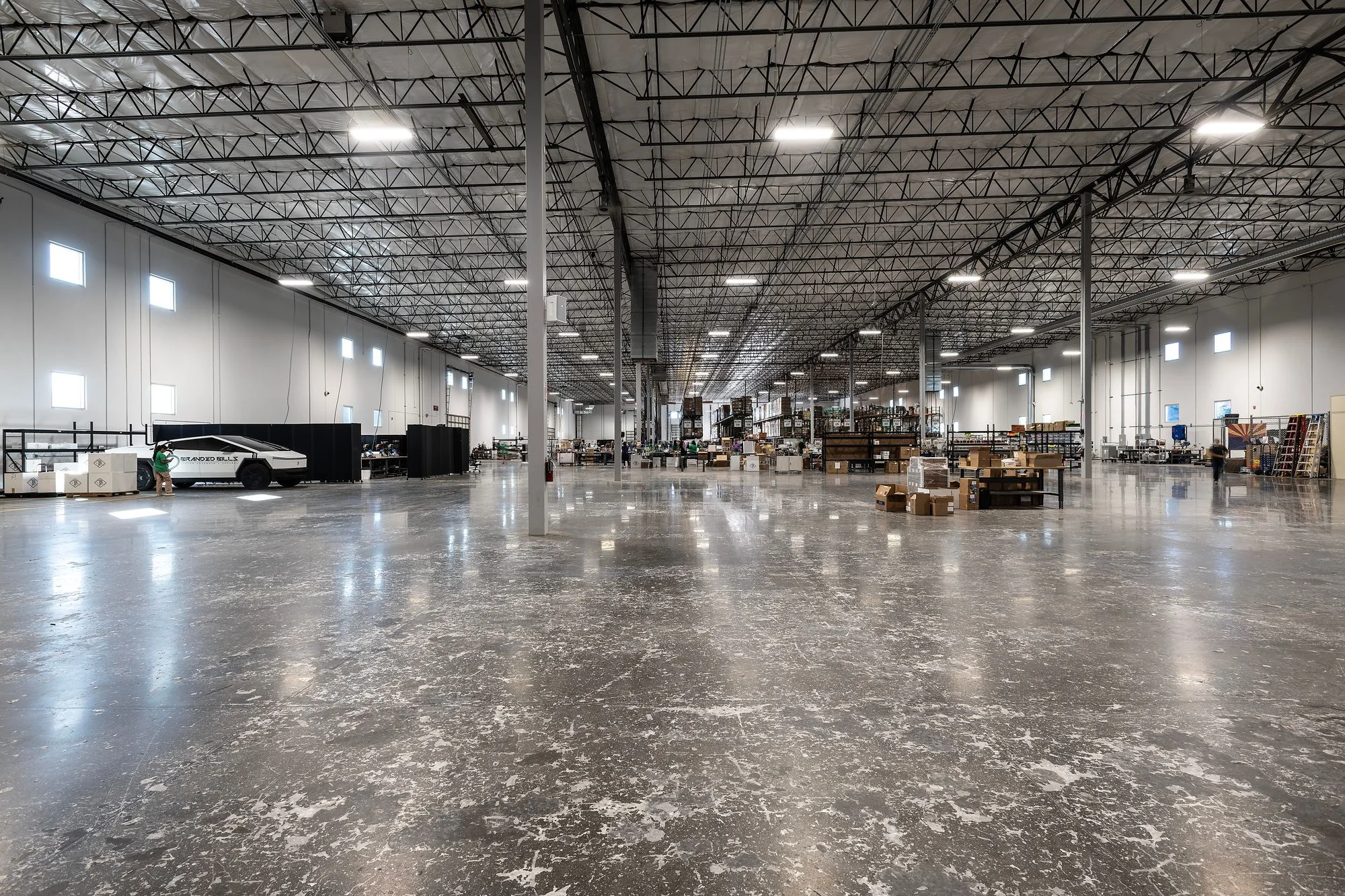 360 South Smith Road — Sale in Tempe, AZ, photo 4 of 8
