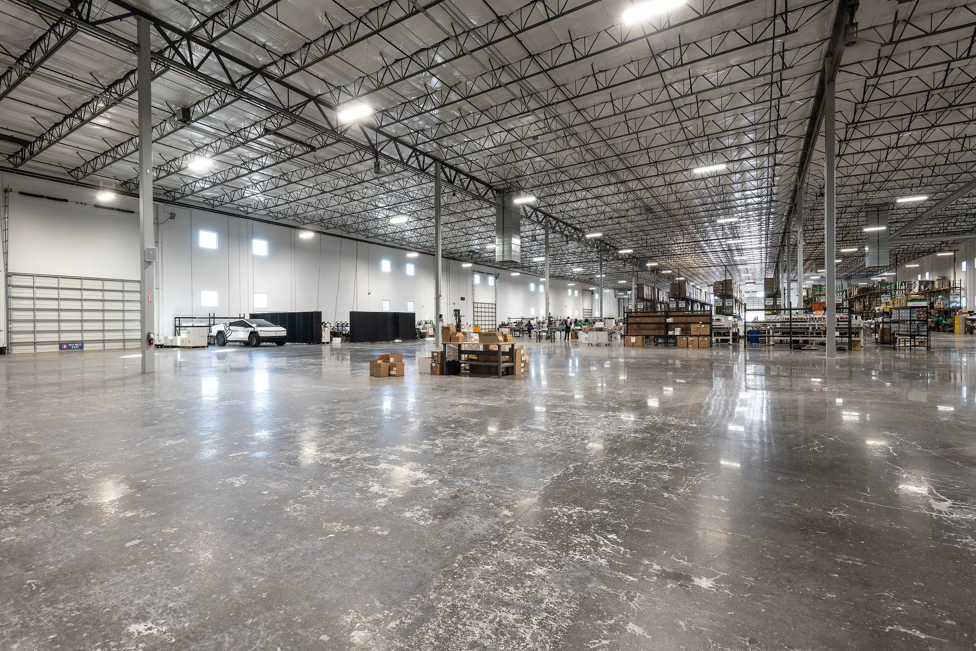 360 South Smith Road — Sale in Tempe, AZ, photo 5 of 8