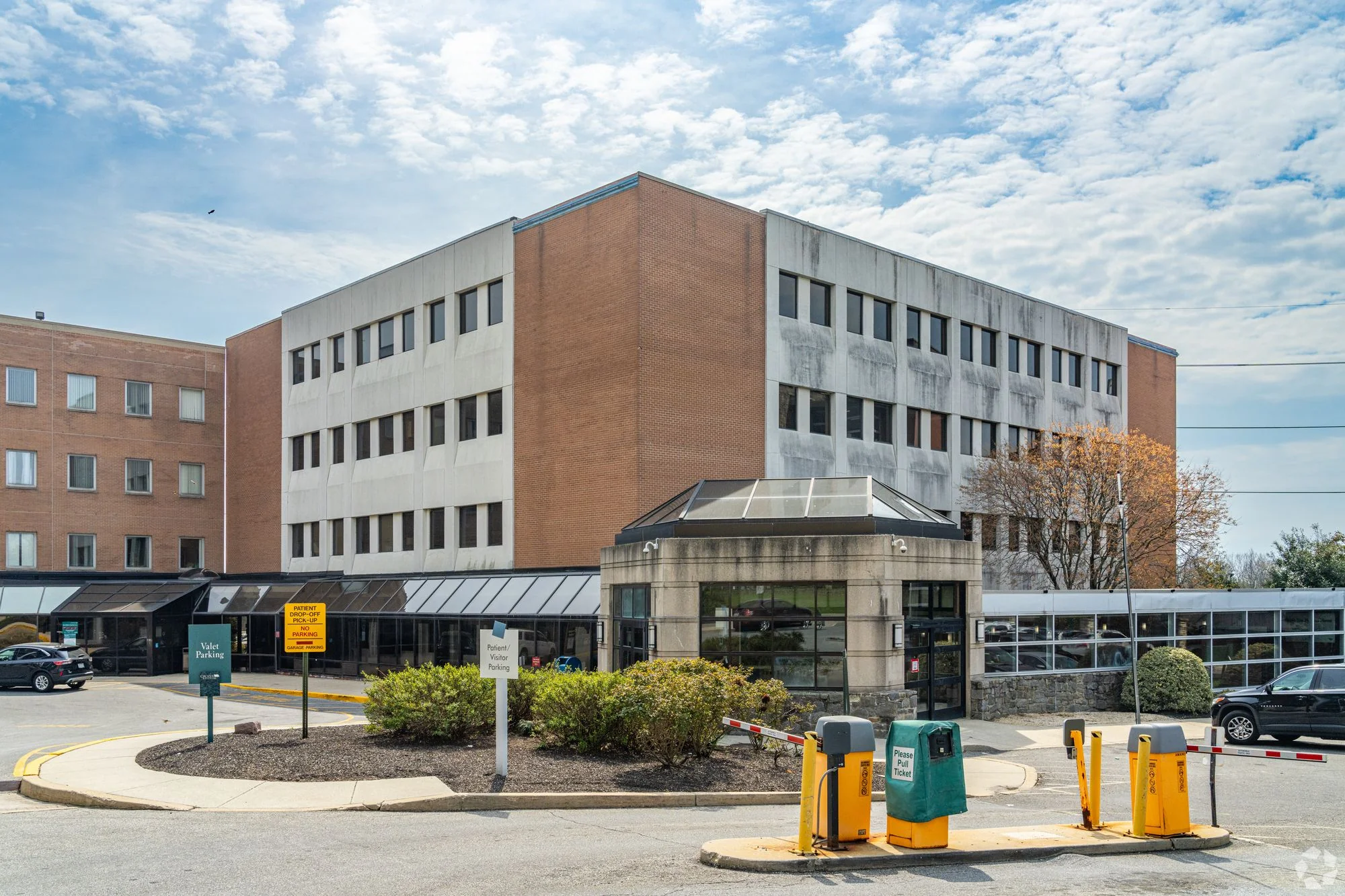 FOR LEASE OR SALE | VALUE-ADD OPPORTUNITY | 48,000+… — Sale in Upland, PA, photo 1 of 6