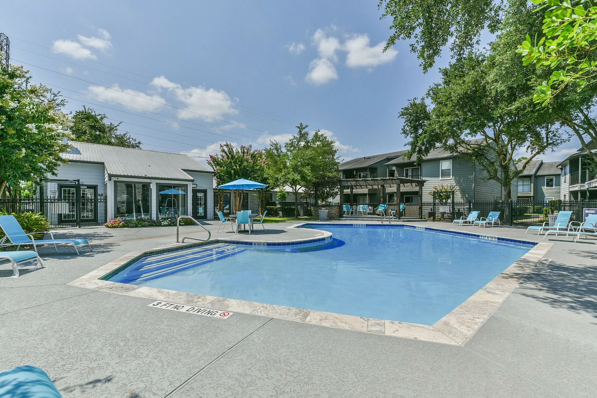 Rosemont On El Dorado — Sale in Webster, TX, photo 1 of 8