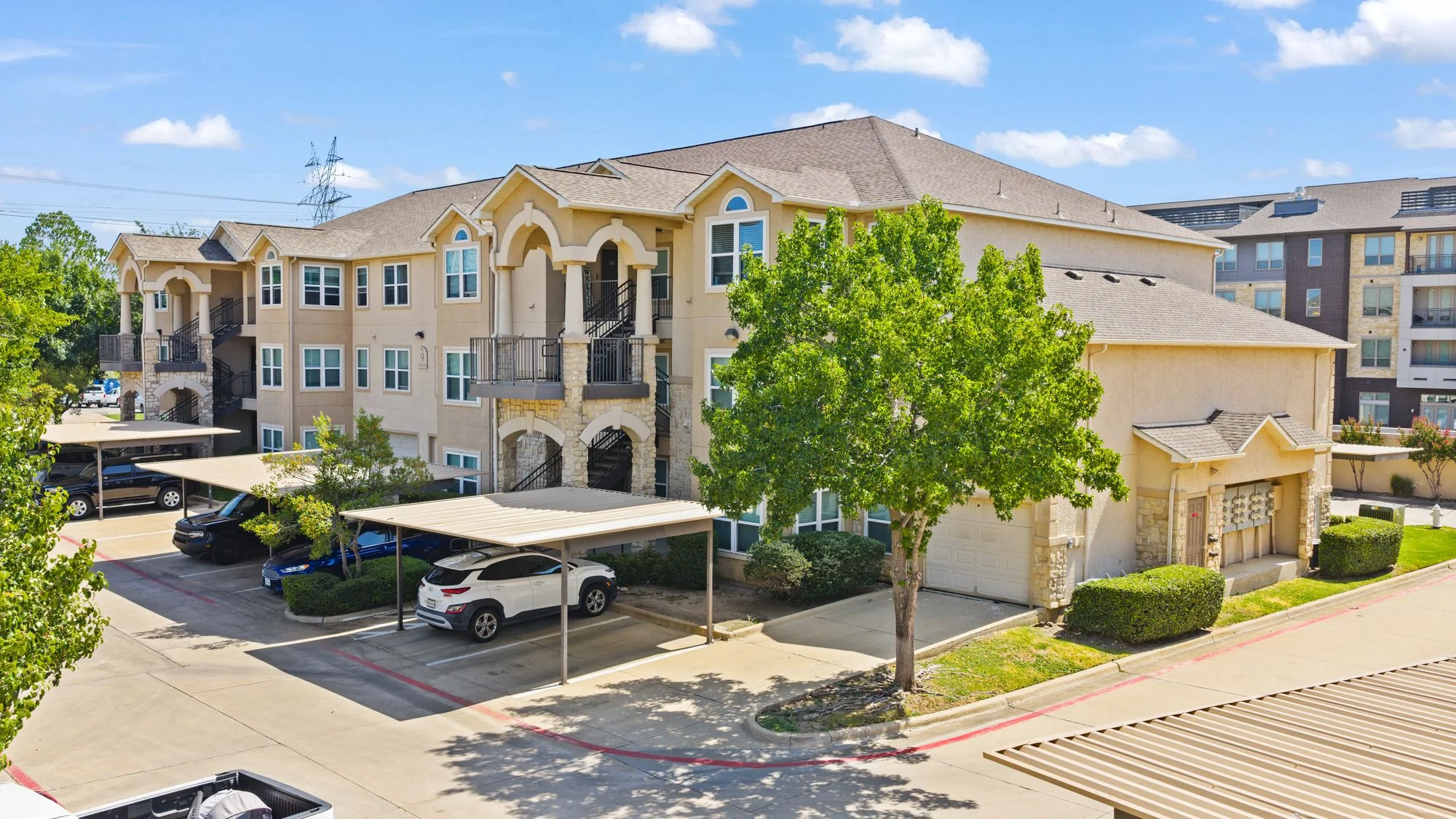 Summit Ridge — Sale in Lewisville, TX, photo 1 of 2
