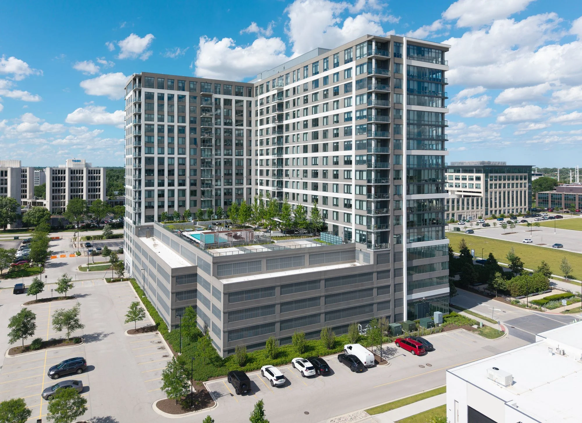 One Oak Brook Commons — Sale in Oak Brook, IL, photo 1 of 2
