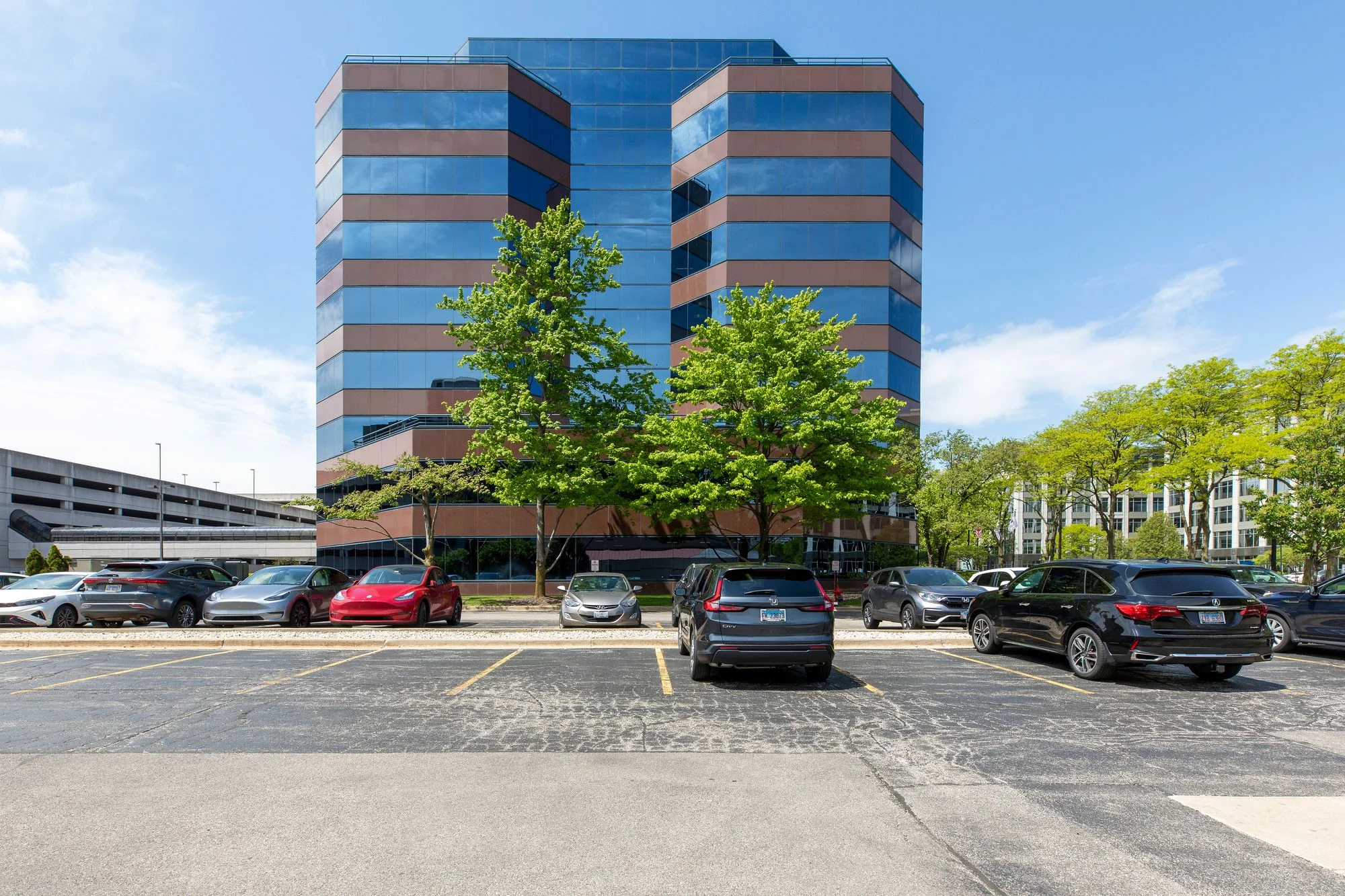 Columbia Centre III — Sale in Rosemont, IL, photo 3 of 4