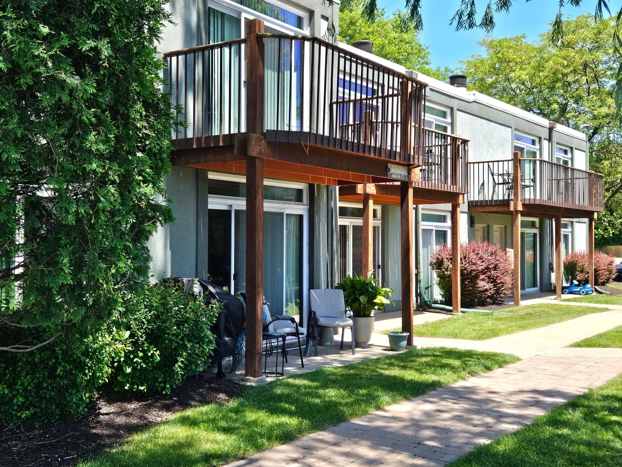 Foxboro Apartments — Sale in Wheeling, IL, photo 1 of 1