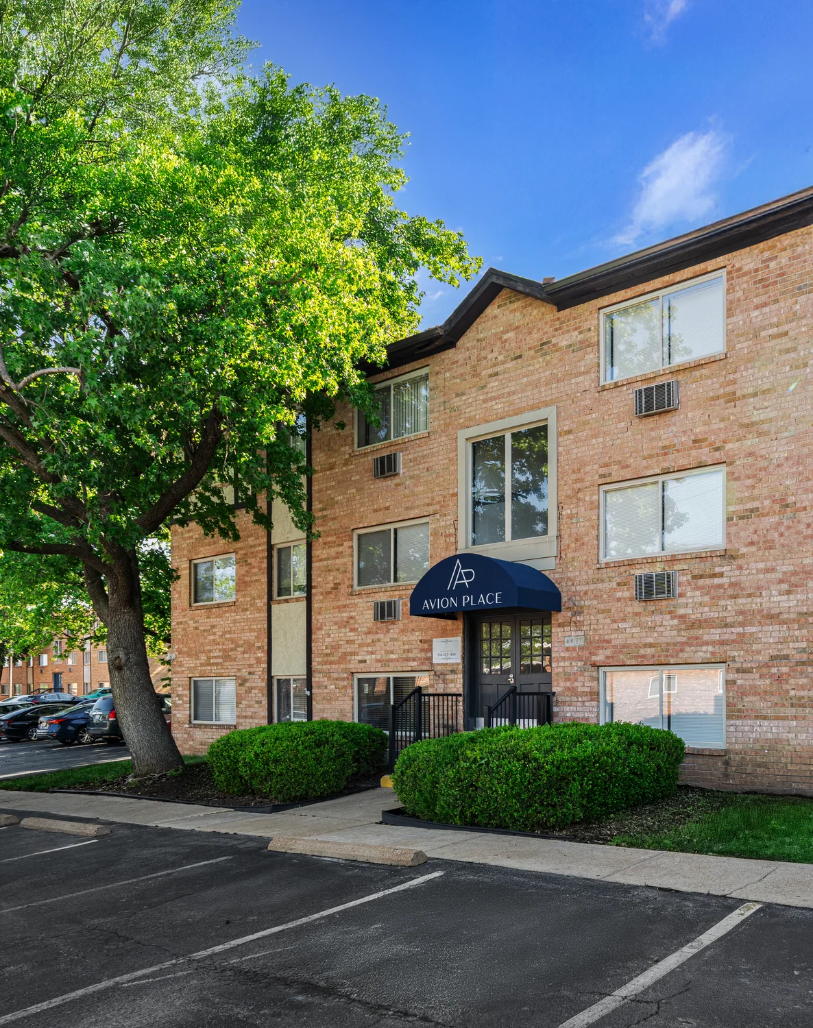 Avion Place — Sale in Saint Ann, MO, photo 1 of 8