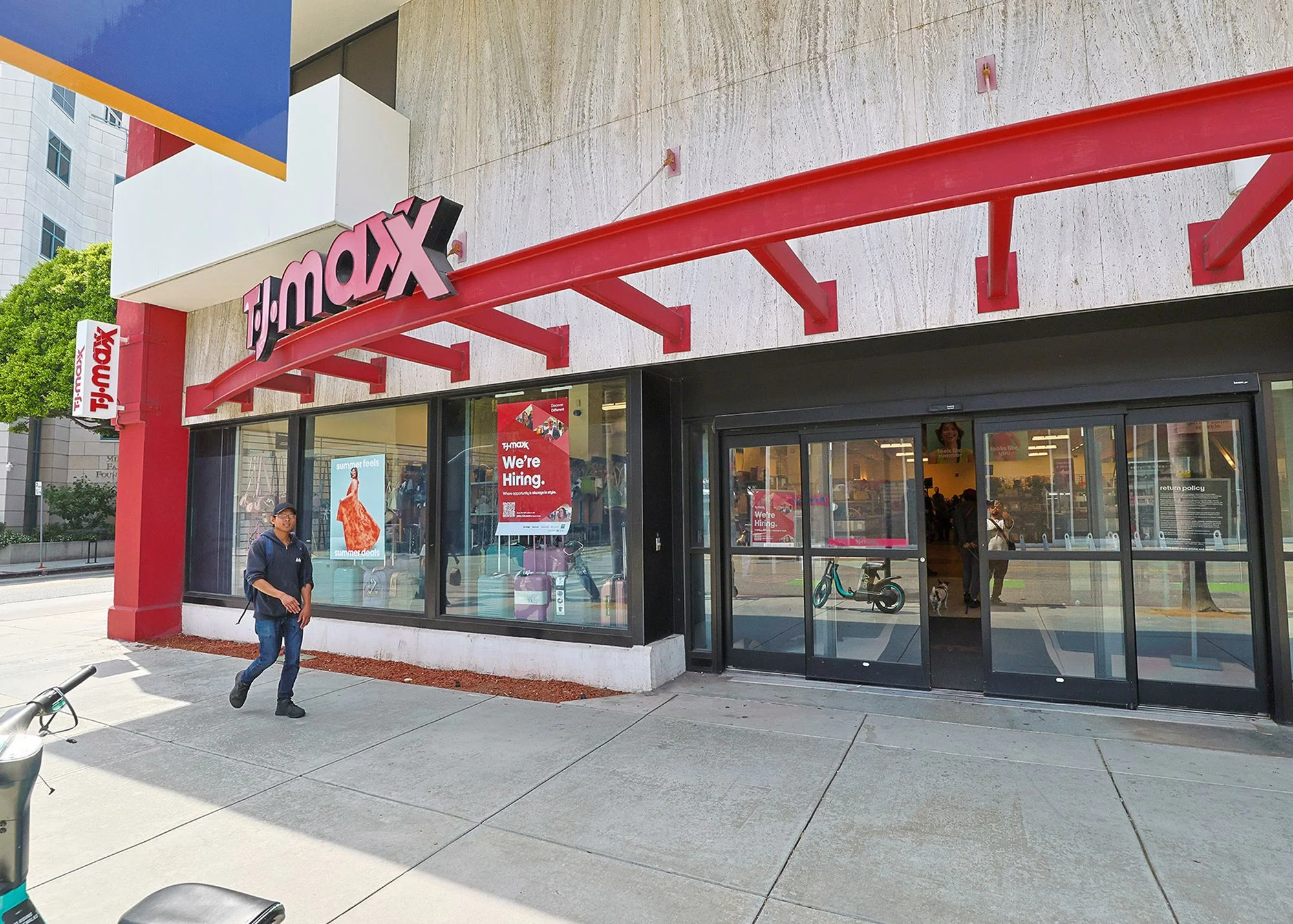 TJ Maxx, Santa Monica — Sale in Santa Monica, CA, photo 2 of 5