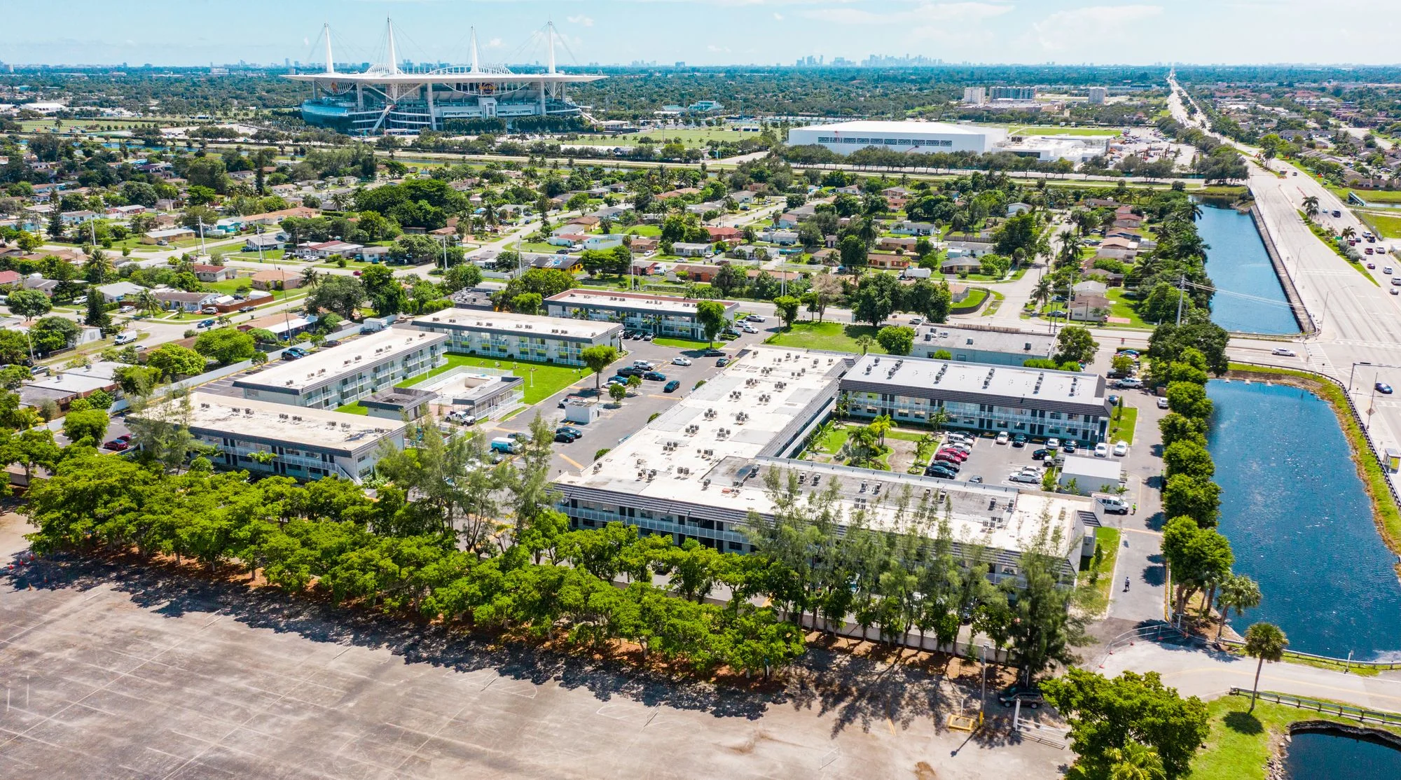 Lake House — Sale in Miami Gardens, FL, photo 1 of 1