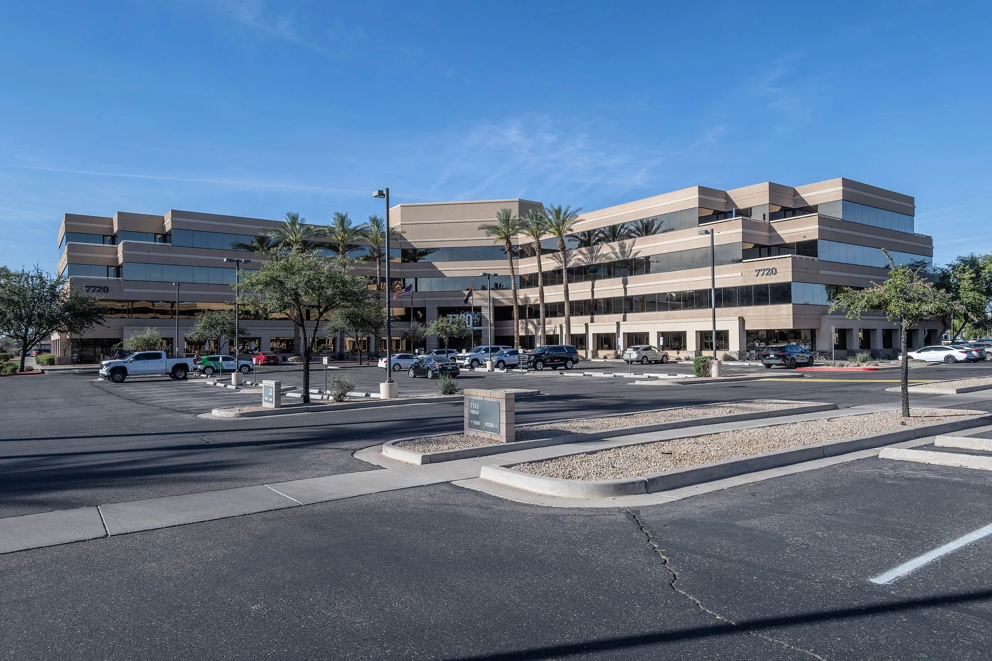 The Summit — Sale in Phoenix, AZ, photo 6 of 8
