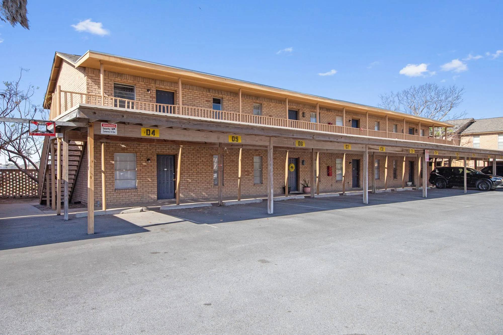 Timbers Apartments — Sale in Harlingen, TX, photo 1 of 8
