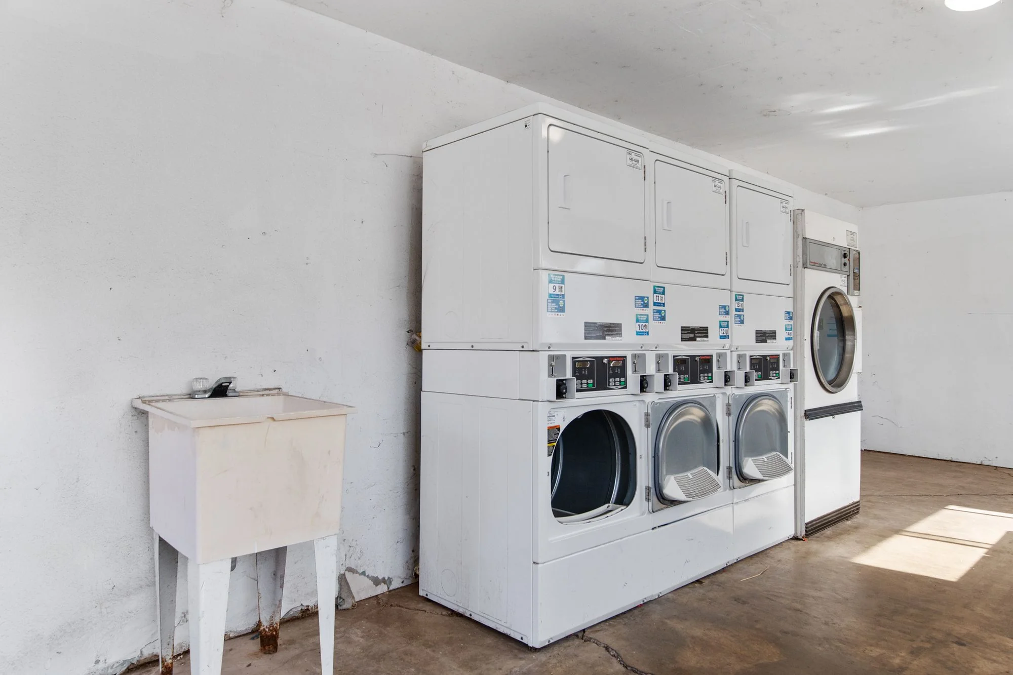 Timbers Apartments — Sale in Harlingen, TX, photo 5 of 8