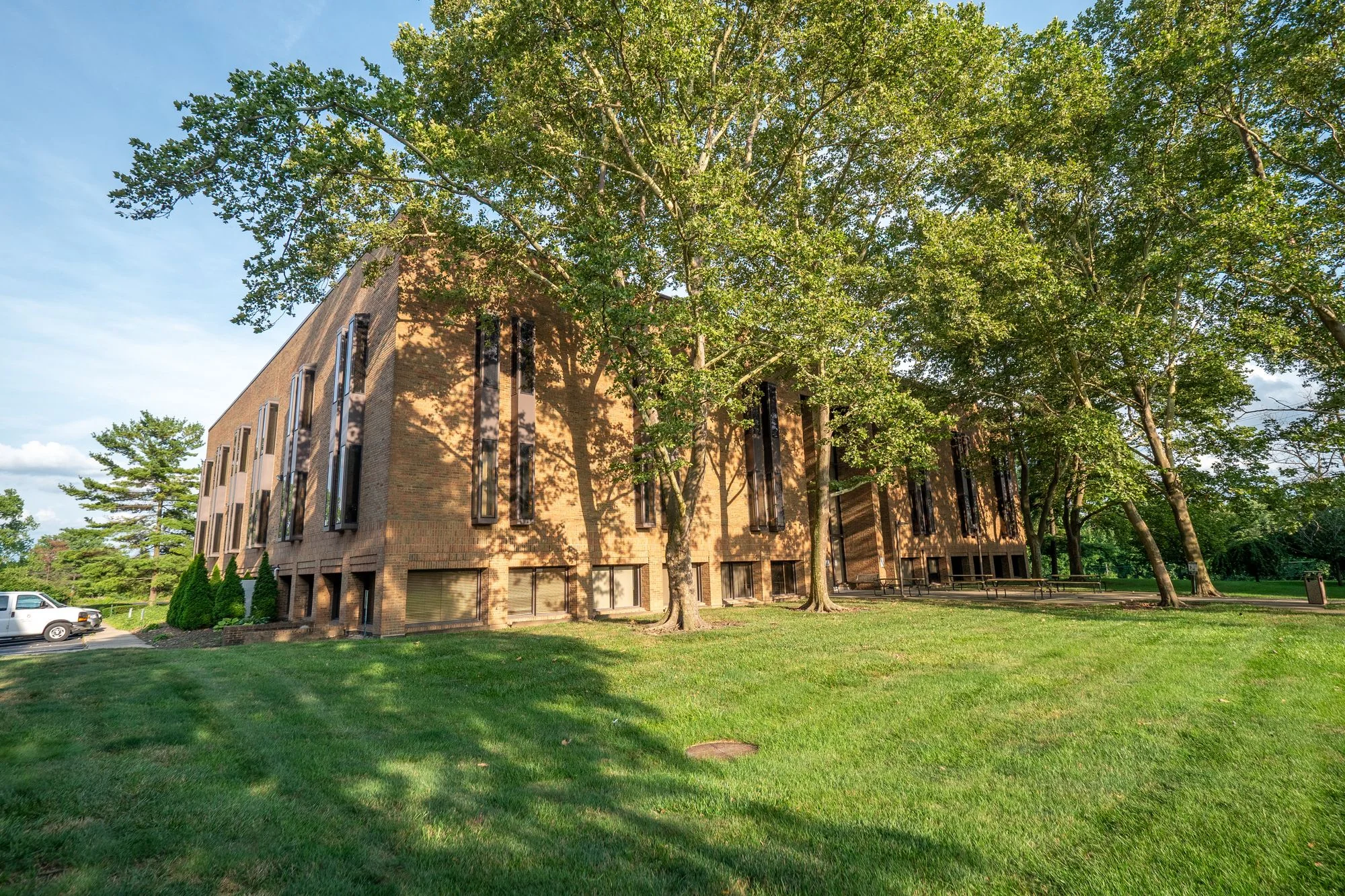 921 CHATHAM LANE — Sale in Columbus, OH, photo 4 of 8