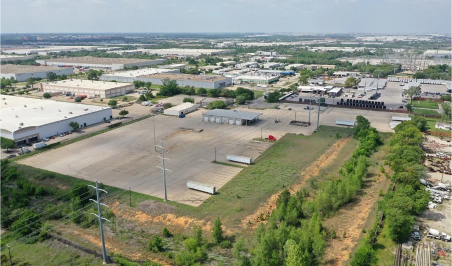 3375 High Prairie — Lease in Grand Prairie, TX, photo 2 of 6