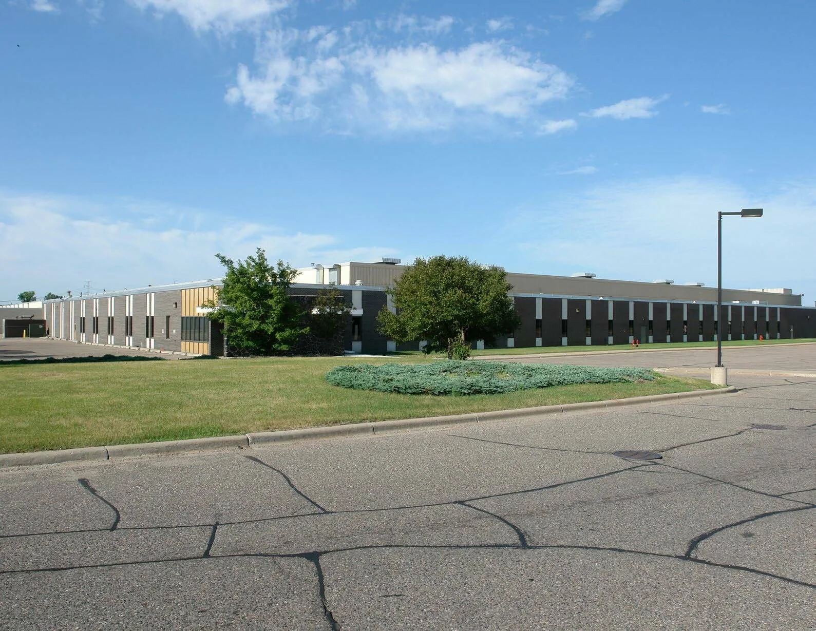 Bloomington Distribution Center Sublease — Lease in Bloomington, MN, photo 1 of 4