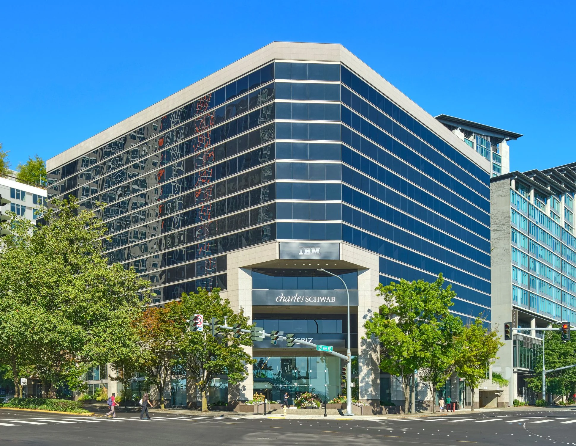 Plaza East — Lease in Bellevue, WA, photo 1 of 5