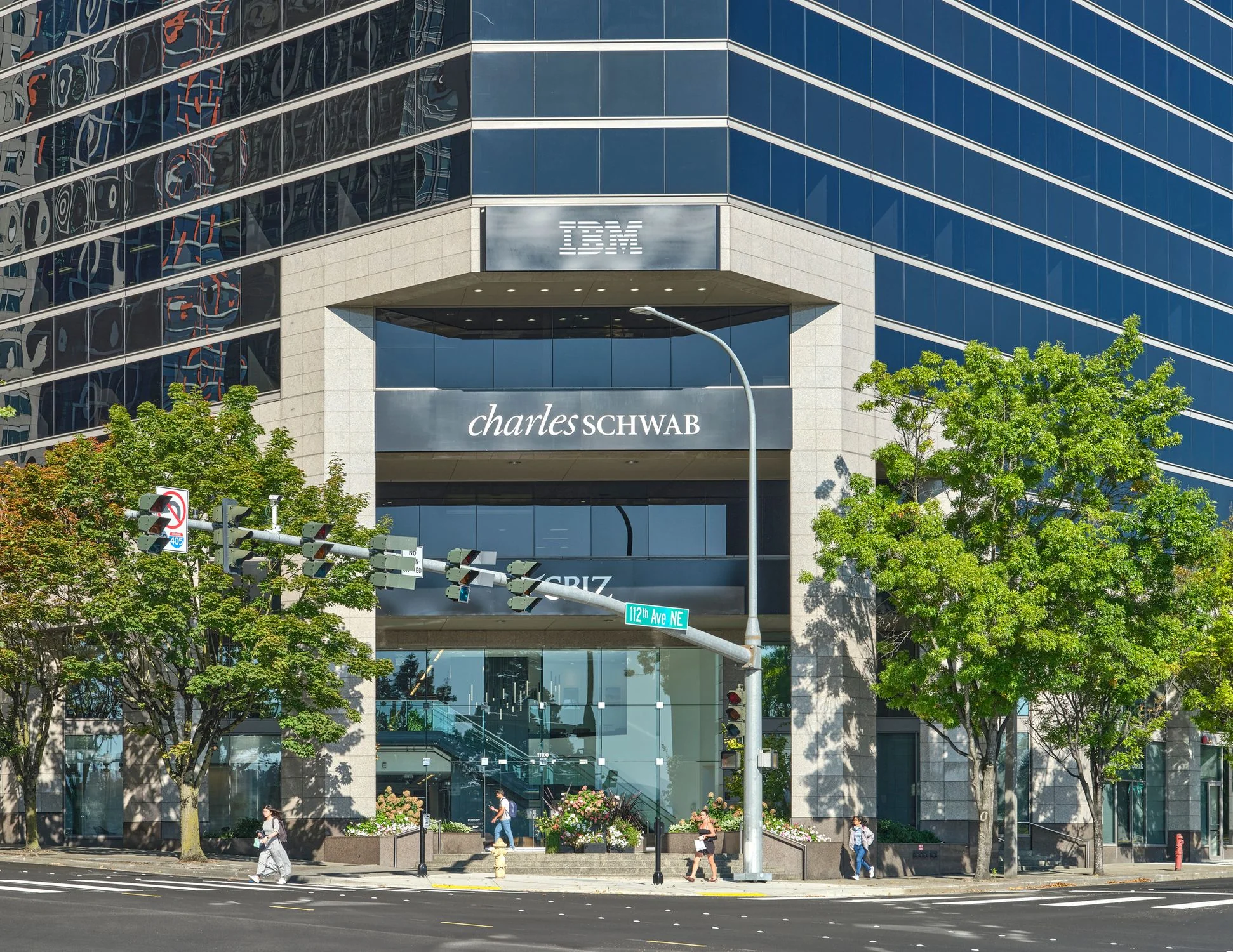 Plaza East — Lease in Bellevue, WA, photo 2 of 5