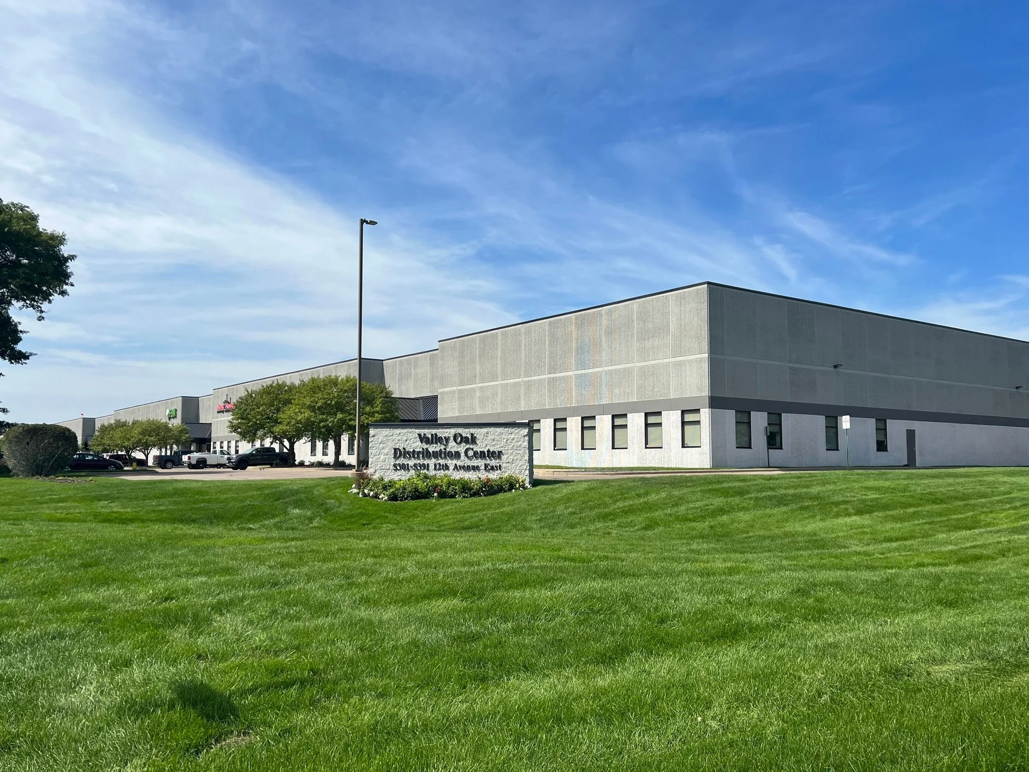 Valley Oaks Distribution Center — Lease in Shakopee, MN, photo 1 of 8