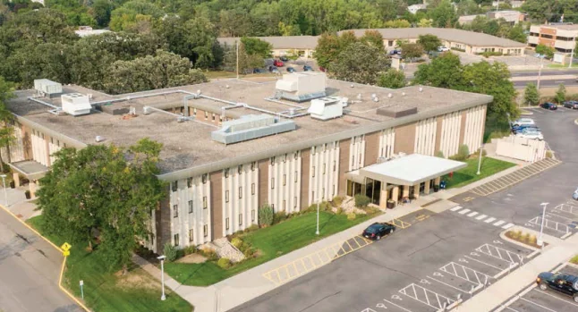 Mercy Healthcare Center — Lease in Coon Rapids, MN, photo 2 of 8
