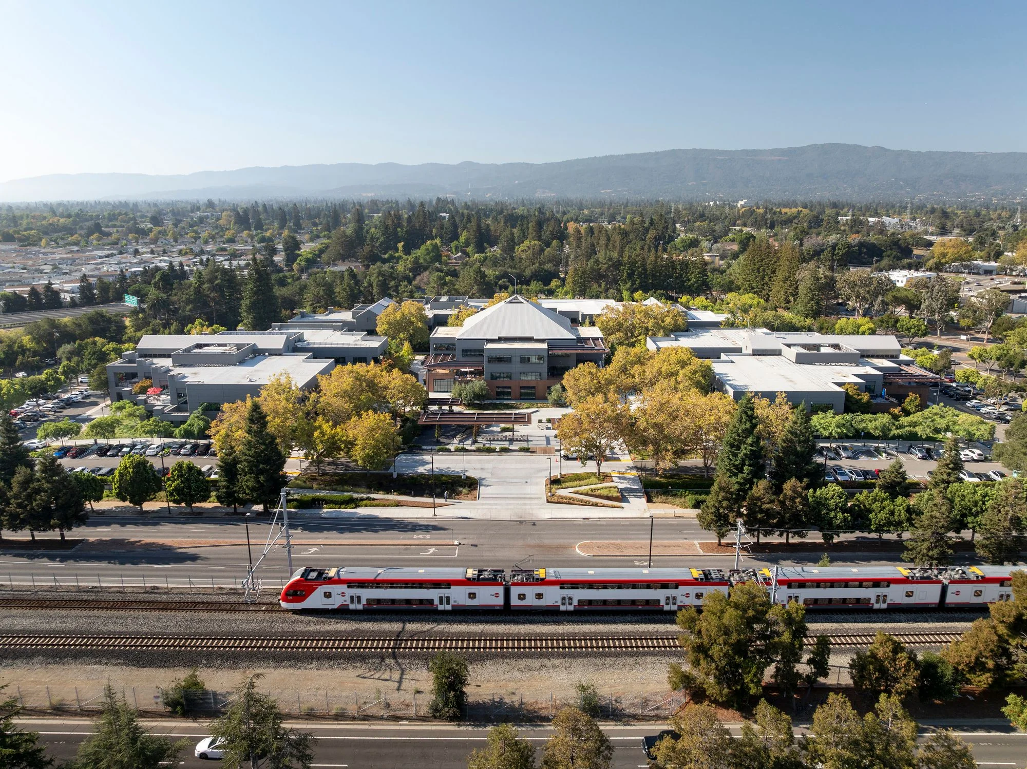 Mountain View Crossing — Lease in Mountain View, CA, photo 1 of 8
